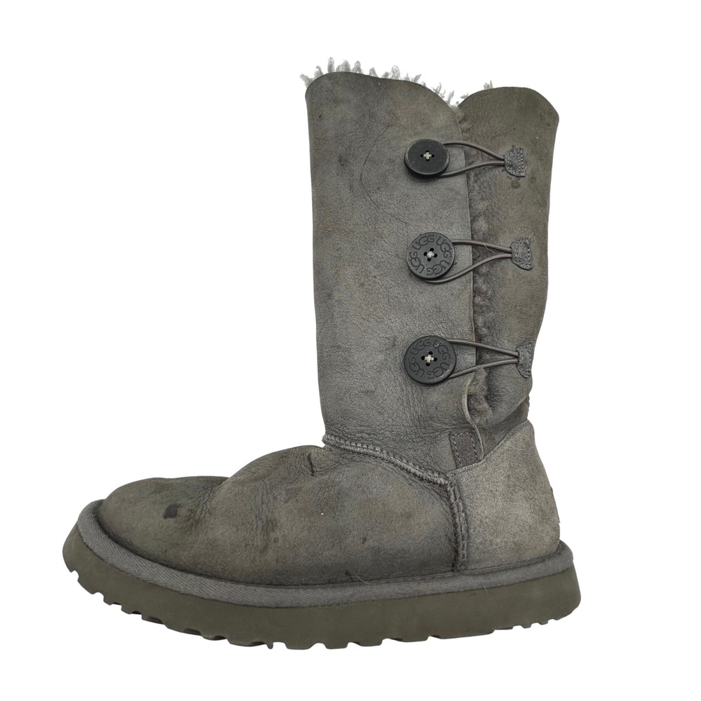 UGG‎ Australia Bailey Button Triplet Boots Womens 9 Grey Sheepskin Tall 1873